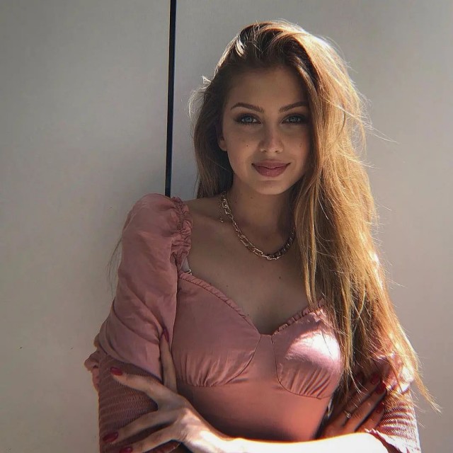 Девушки из местного инстаграма