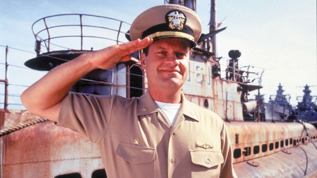 ⚡️ВМС США опубликовали официальные фотографии авианосца CVN 69 Dwight D. Eisenhower, пересекающего Гибралтарский пролив в Средиземное море в субботу утром