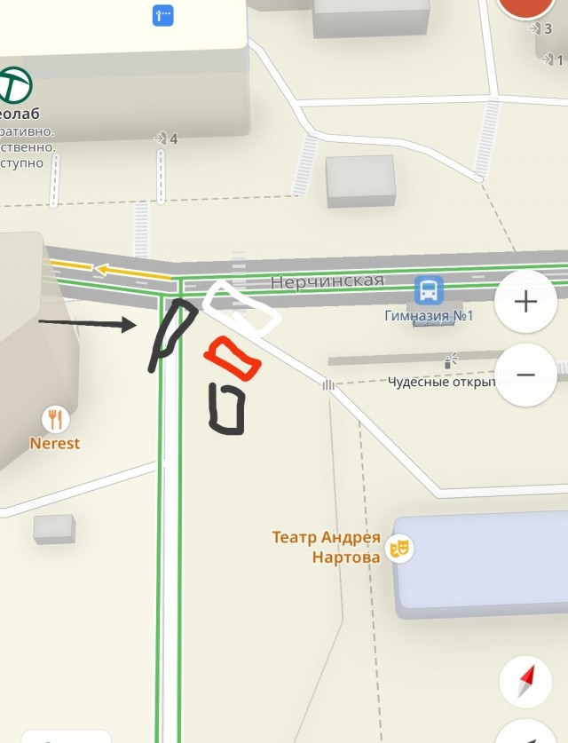 Во Владивостоке водитель крузака, представившись "мужем судьи" напал на женщину