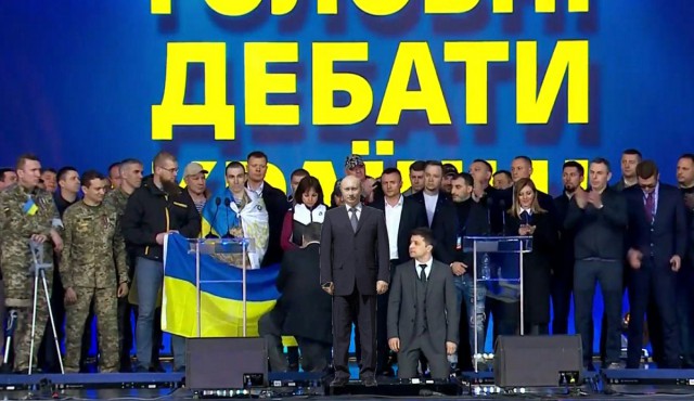 Зеленский и Порошенко: дебаты с переводом на русский язык | LIVE