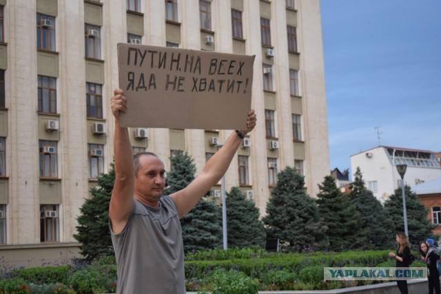 В Омск за Алексеем Навальным прибыл спецборт из Германии, но забрать политика не разрешают врачи