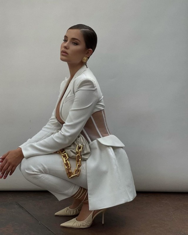 Прекрасная половина человечества (Vol.70) В белом