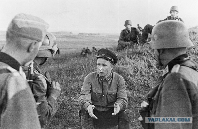 Советские солдаты в плену.