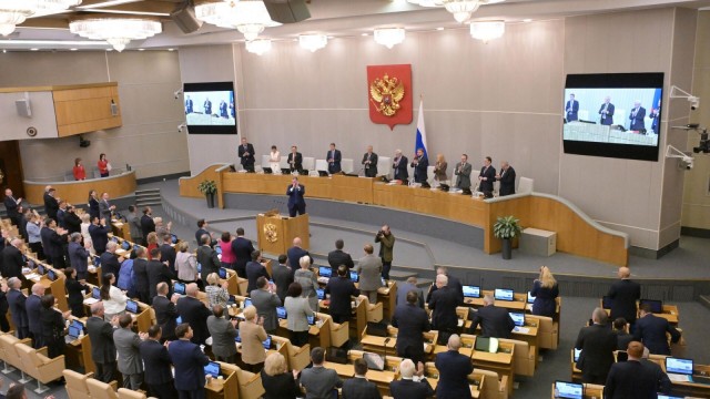 Там ещё уборщица была. Профессионально орала «Не голосуем!»