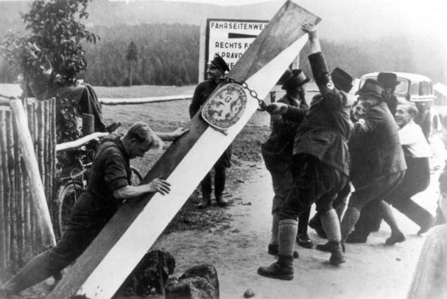 «Дойчланд, Дойчланд убер аллес» и Сыроватка
