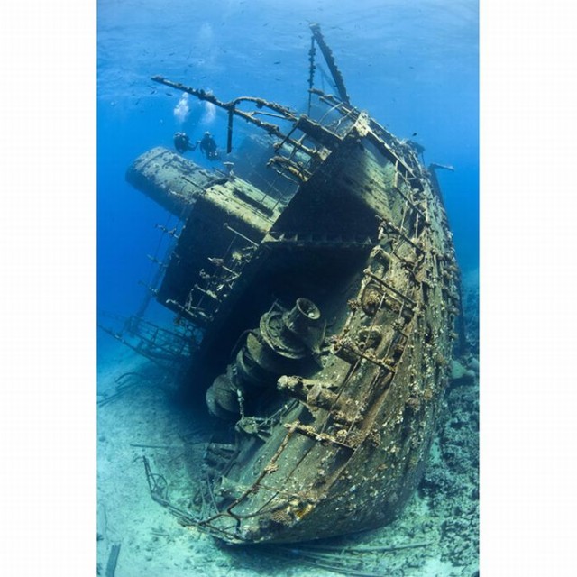 Фотосессии на затонувшем корабле