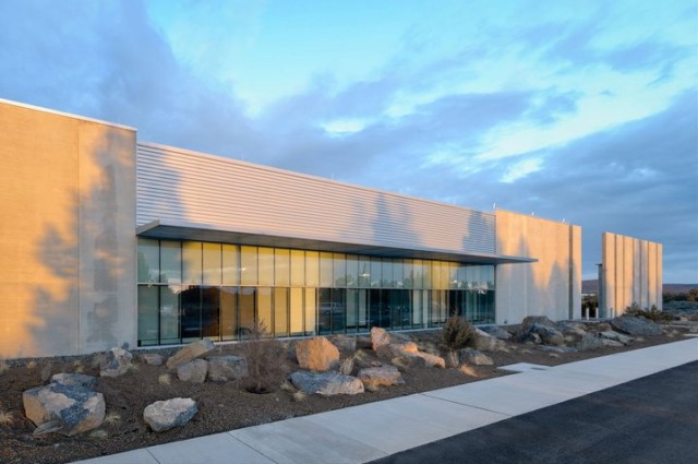 Где хранятся данные Facebook?