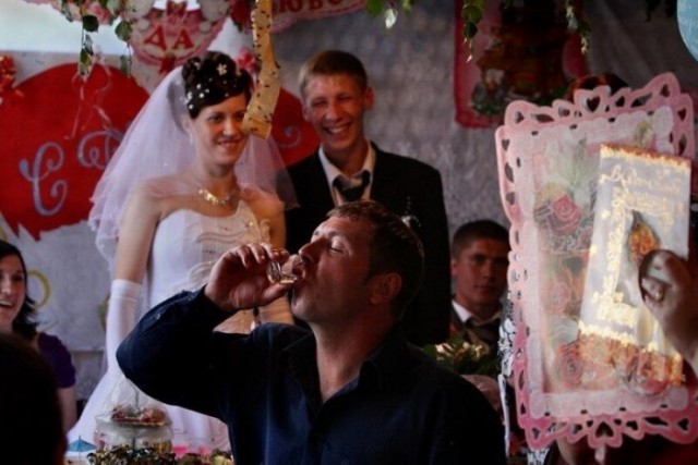 Ааа эээта свадьба, свадьба, свадьба....