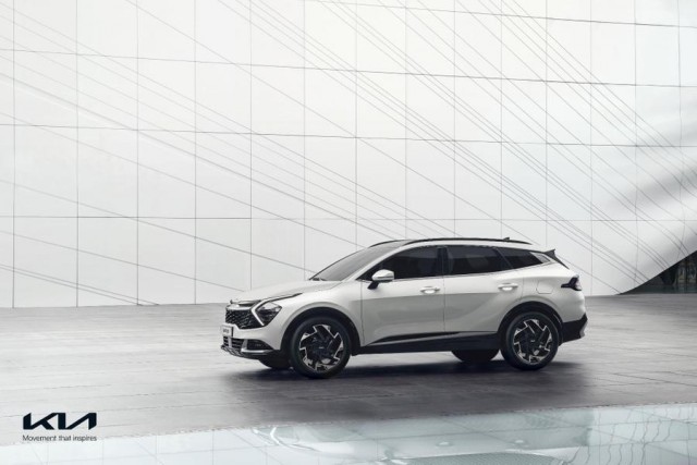 Kia Sportage в новом поколении получил замысловатый экстерьер