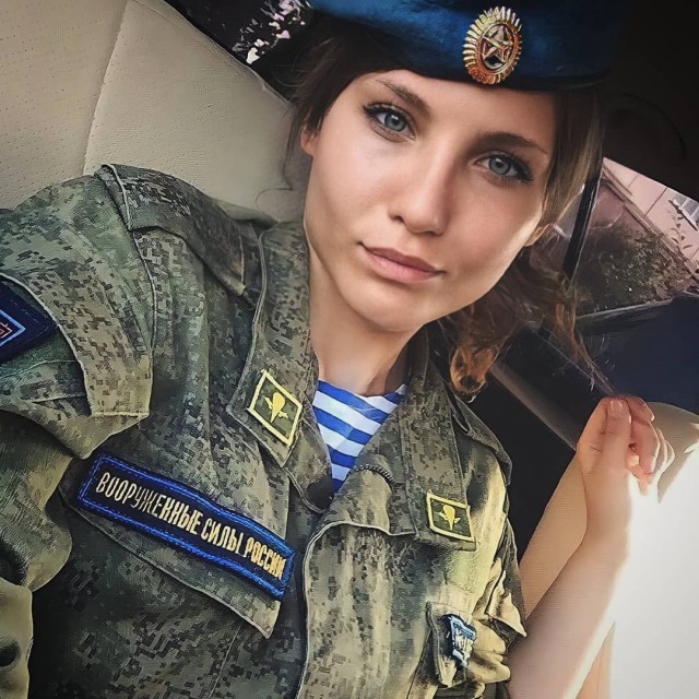 Девчат всяких. Силиконовых и не очень