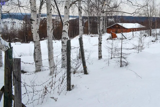 Здесь хранился основной запас топлива для подлодок и кораблей бывшей Советско-Гаванской ВМБ