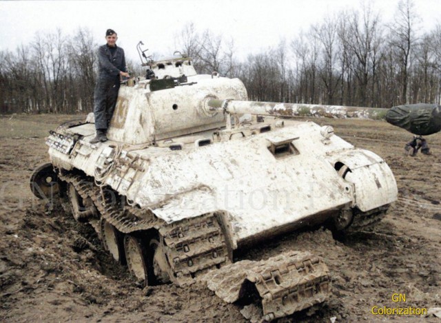 Цветные фотографии бронетехники времён Второй мировой войны
