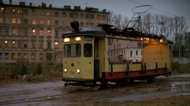 В Екатеринбург привезли трамвай из фильма Брат.