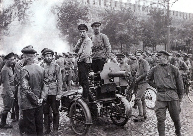 История в фотографиях