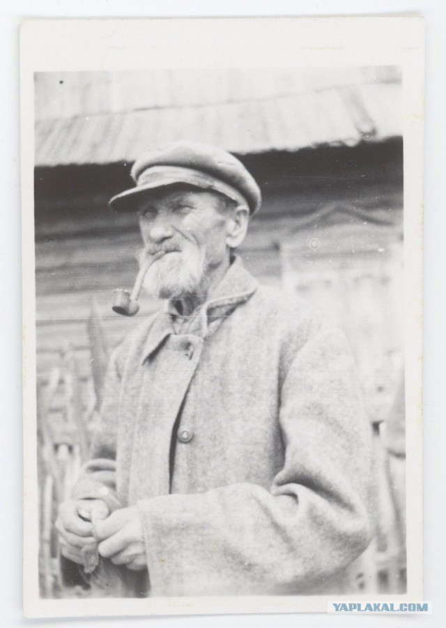 Крестьяне, деревенские  хаты. 1941-1942
