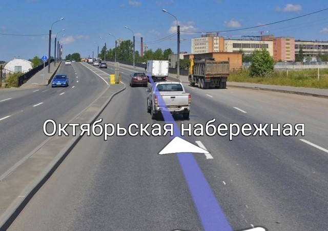 Два мотоциклиста разбились на Октябрьской набережной в Петербурге
