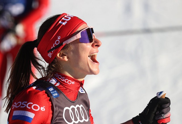 Наталья Непряева стала первой российской лыжницей, выигравшей «Тур Де Ски»