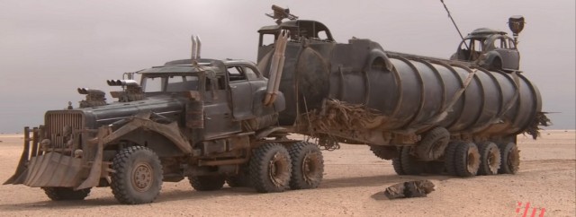 Как в Омске пропускают пожарных с сиреной