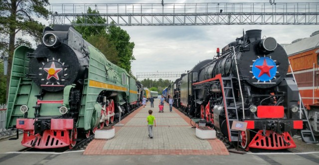 Памятник паровозу