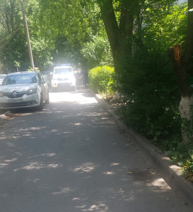 В Ростове-на-Дону задержали около 18 жильцов, пытавшихся забрать вещи из рухнувшего дома