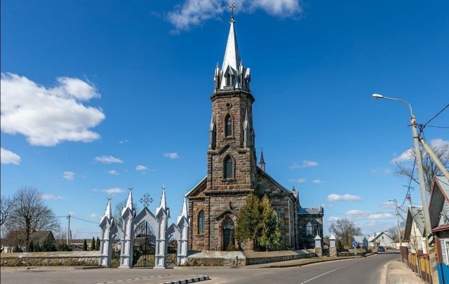 Где находится самая загадочная церковь-заброшка