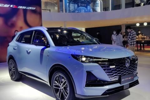 Взяли китайское, но не зашло: на что пересаживаются россияне