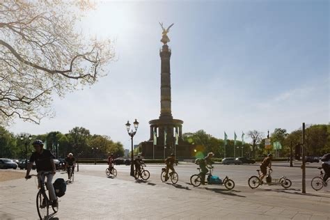 Берлин без машин: 12 поездок в год и гуляй сколько хочешь