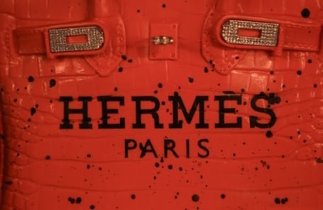 Hermès обвиняют в слежке за своими клиентами
