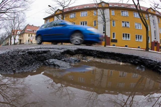 Весенняя лужица в России