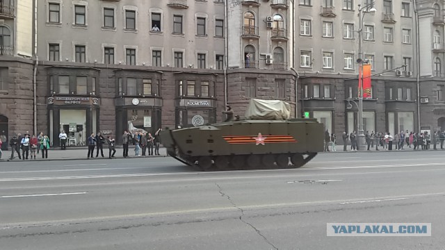 Проход техники. Москва, Тверская 29 апреля