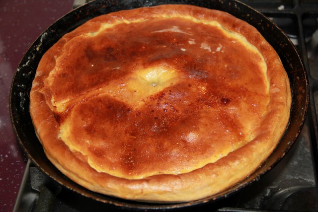 Пирог с мойвой