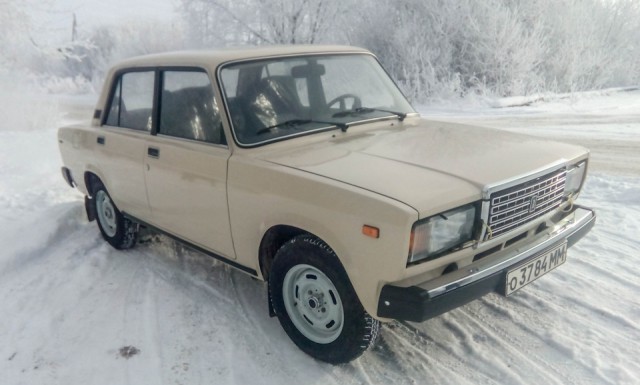 Капсула времени: ВАЗ-2107 1988 года с пробегом 220 км