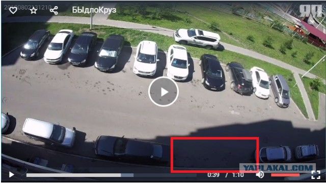 Автохам на Крузаке не нашёл место для парковки. Но у него же внедорожник!