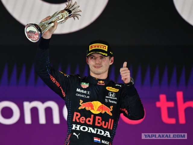 Ферстаппен выиграл Гран-при Абу-Даби и стал чемпионом Формулы-1