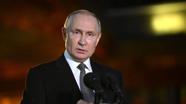 Путин потребовал в течение 53 дней достичь 2026 года