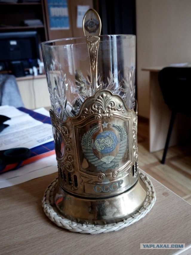 А из какой кружки вы пьёте на работе?