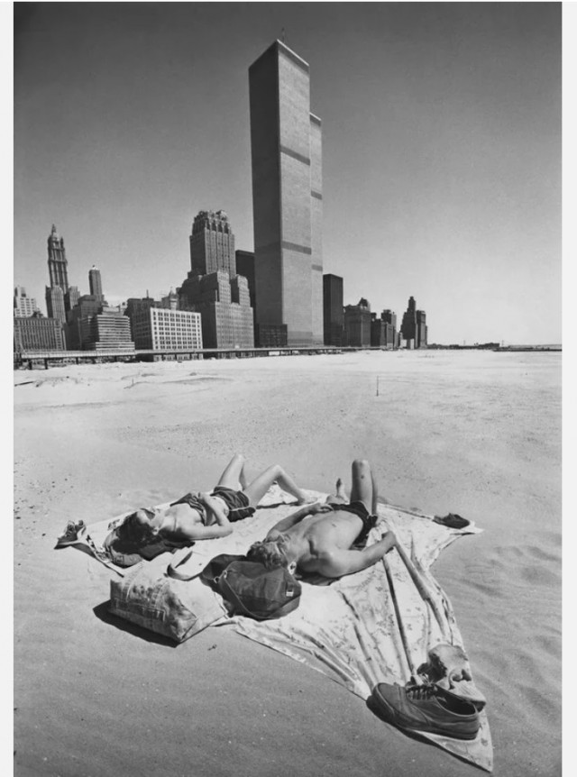 Башни-близнецы на фотографиях разных лет