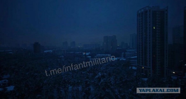 Опять ракеты полетели