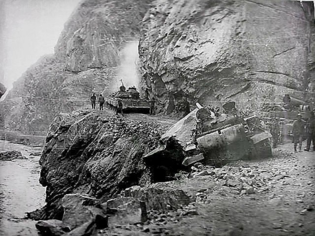 Фотографии связанных с историей Красной и Советской Армии.