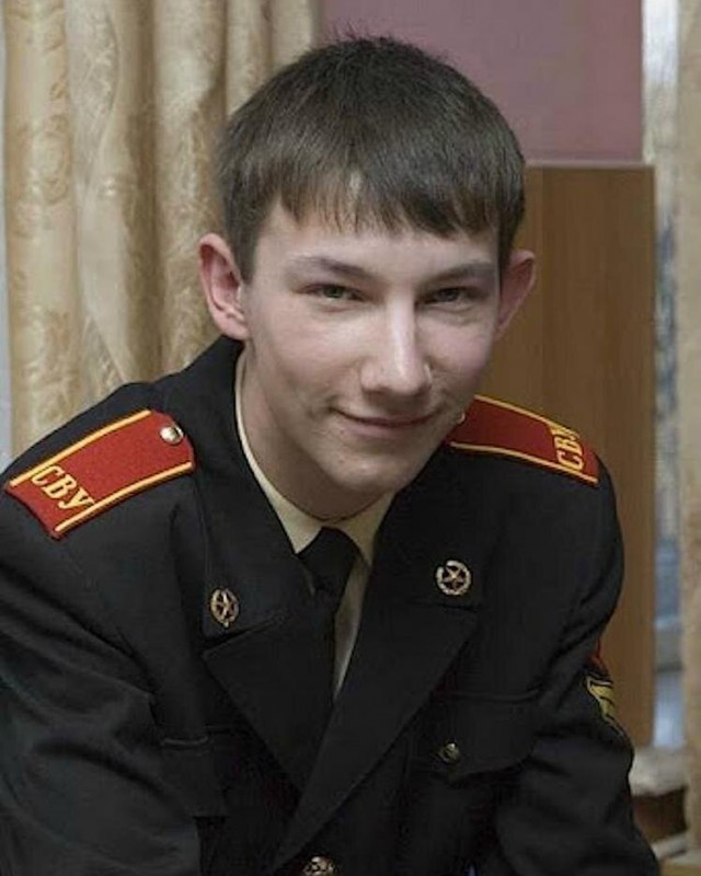 Комендант Суворовского училища включил утюг и разбросал марлю, чтобы подставить суворовца и не пустить его в увольнение