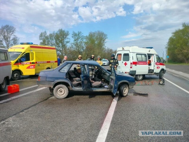 Погиб 87-летний водитель и три человека серьезно пострадали на Алтае в лобовом ДТП