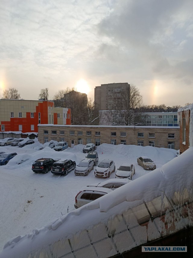 Солнечное гало в Москве 02.02.2026