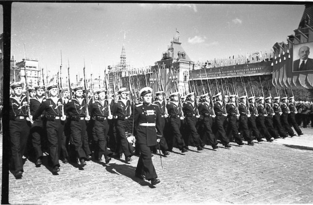 Военный парад весна 1951 года.