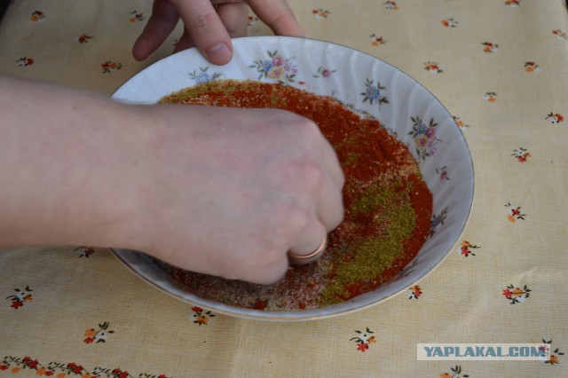 Копченые свиные ребрышки барбекю.