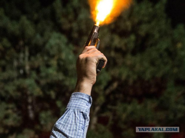 В Екатеринбурге сняли на видео кортеж генпрокурора России Юрия Чайки, состоящий из 23 машин