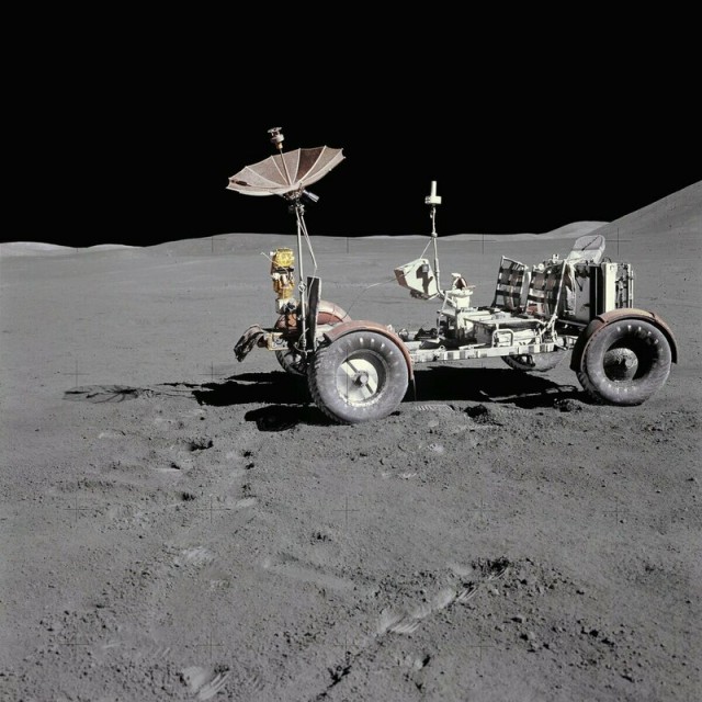 Каким образом астронавты преодолели радиационный пояс Ван Аллена при путешествии к Луне?