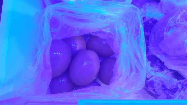 Довольно интересный способ приготовления яичницы