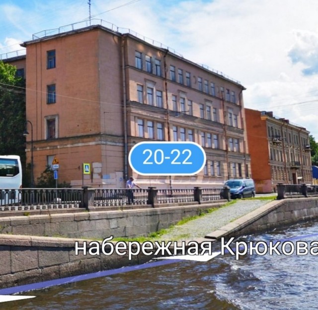 В Санкт-Петербурге правоохранители ловили Петра 1, который гонял на самокате