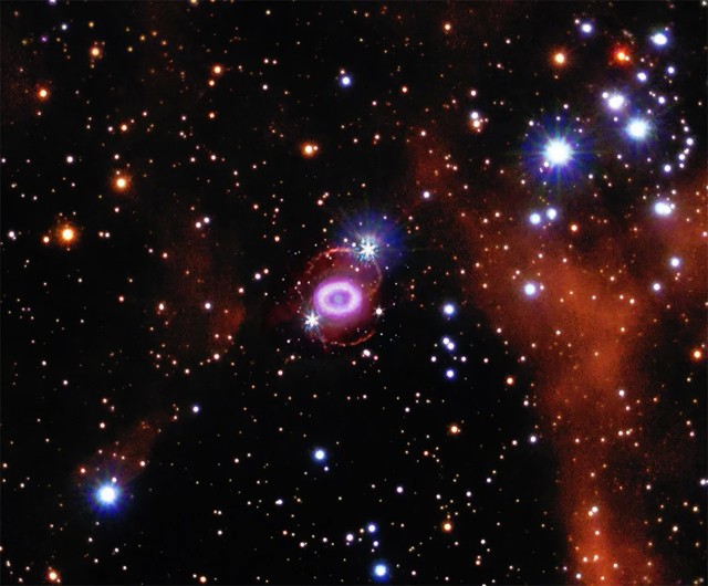 NASA представило 25 ранее не публиковавшихся снимков космоса