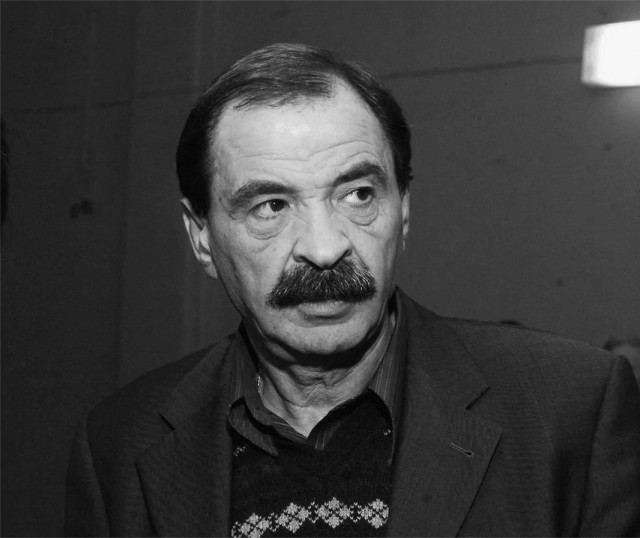 Илья Олейников